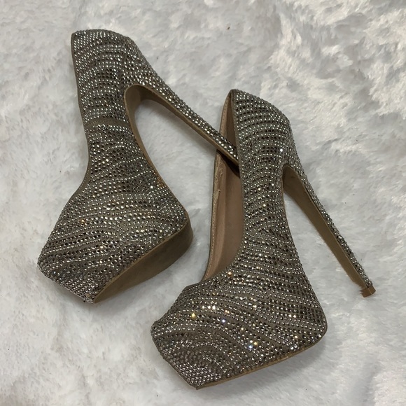 Steve Madden Silver Gray Dyvinal Pumps - Picture 3 of 5